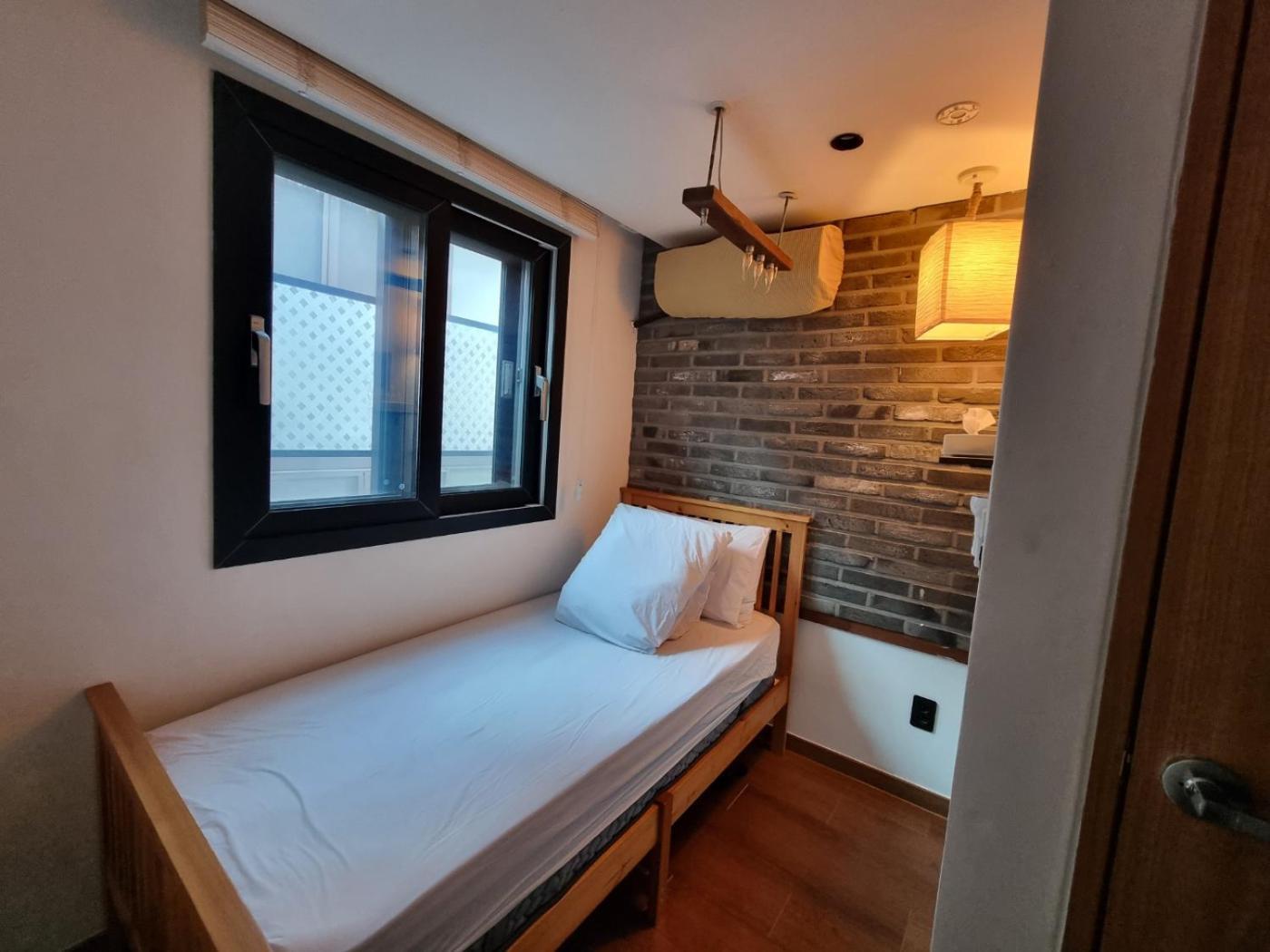 Hwon Guesthouse Seul Zewnętrze zdjęcie